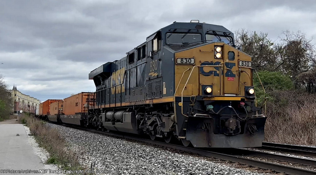 CSX 830 leads I137.